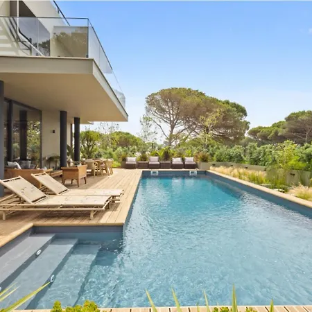 Villa Olive - Design Retreat By The Lagoon